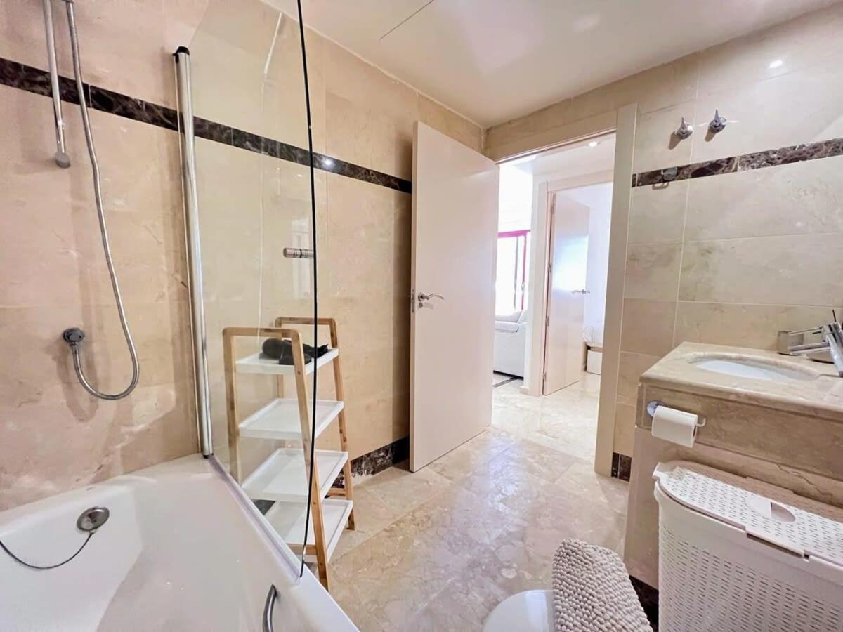 Modern 2 Bedroom Beachside Apartment Nr72 Los Alcázares Exteriör bild